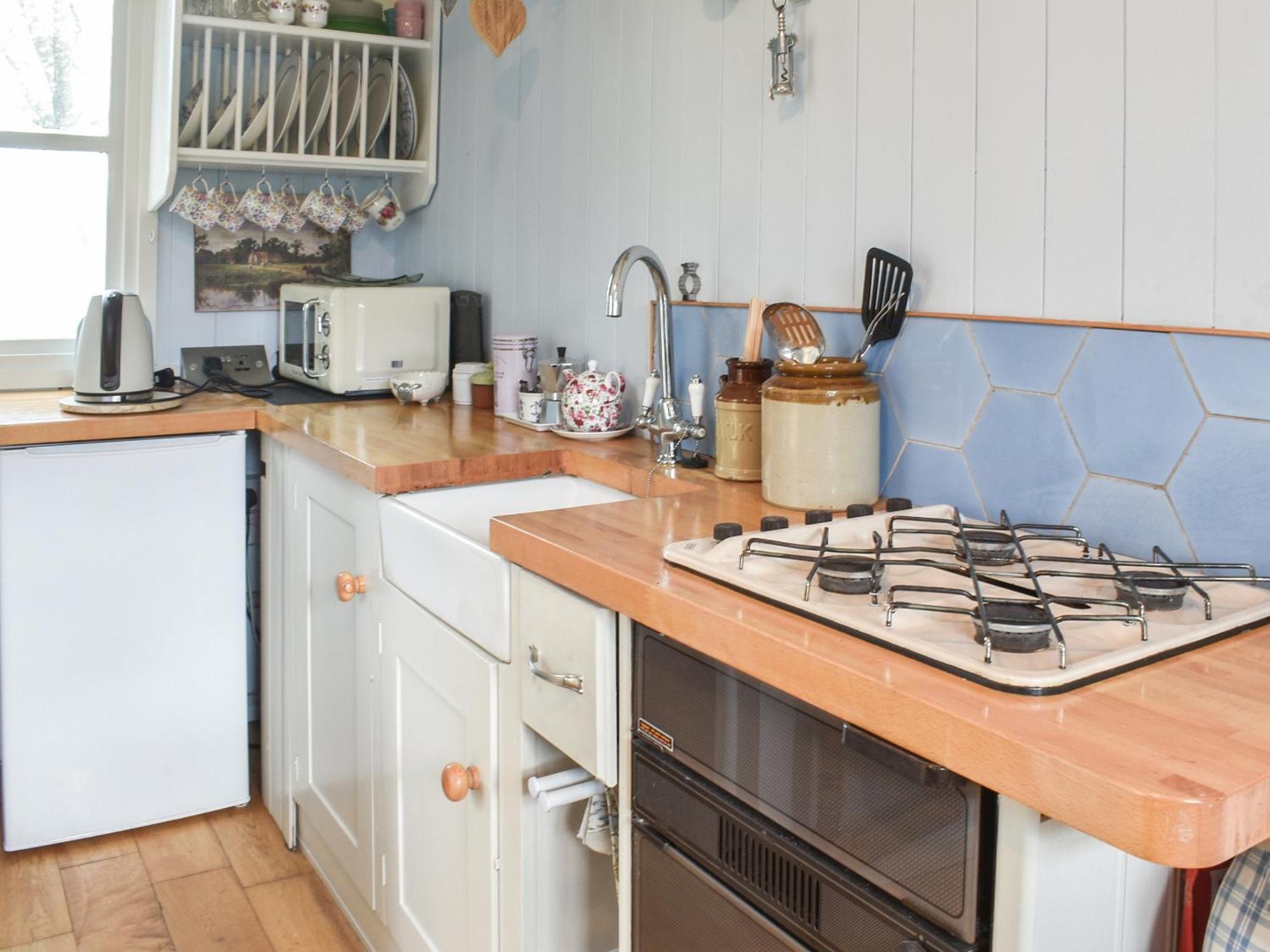 Farmhouse Garden Shepherds Hut Thursley Exterior photo